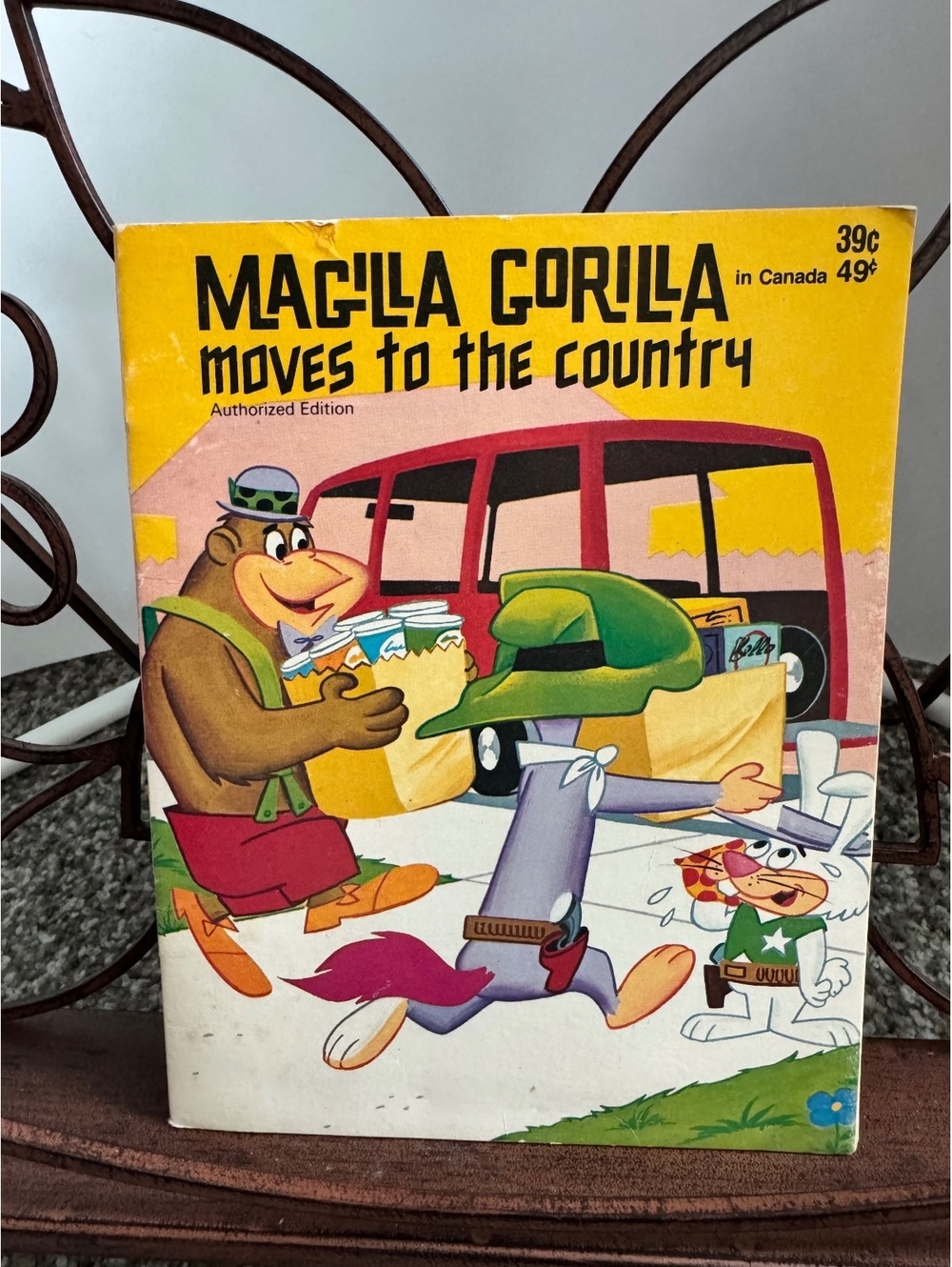 Magilla Gorilla Moves to the Country - Vintage 1972 Children's Book Paperback